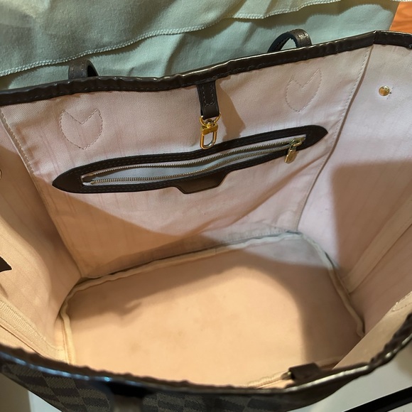 REDUCED- AUTHENTIC Louis Vuitton Damier Ebene Neverfull MM with Pink lining. - Picture 6 of 15